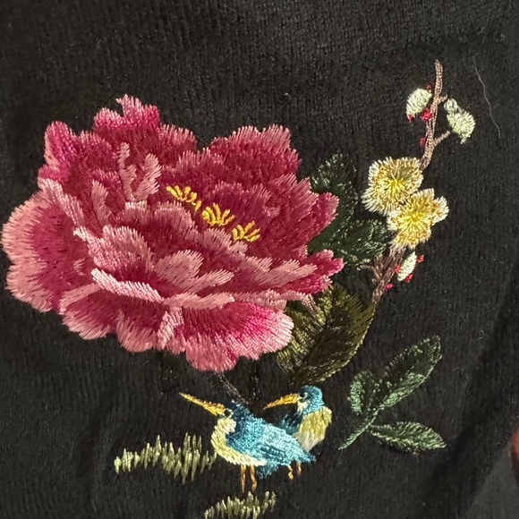 like new LUCKY BRAND sweater Asian accents, birds flowers , knotted buttons - Picture 8 of 9